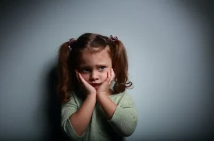 كيف أعرف أن طفلي سليم من التوحد